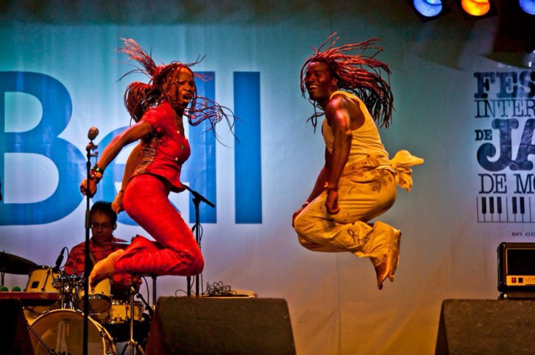 Jeux thème le monde: jeux et danse